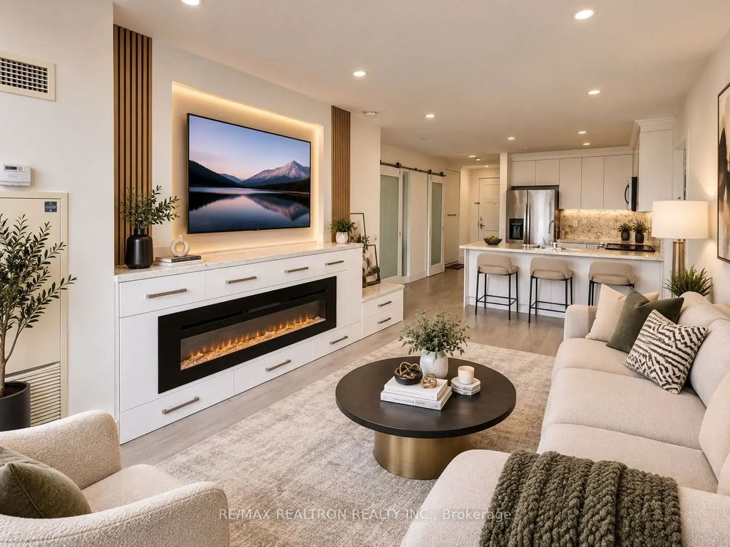 310 Red Maple Road 812, Richmond Hill