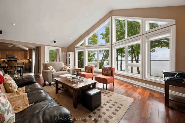 386 Bear Road, Georgina Islands