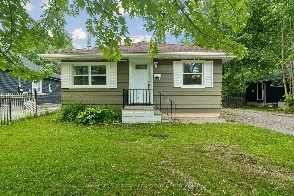 139 Cooks Bay Drive, Georgina