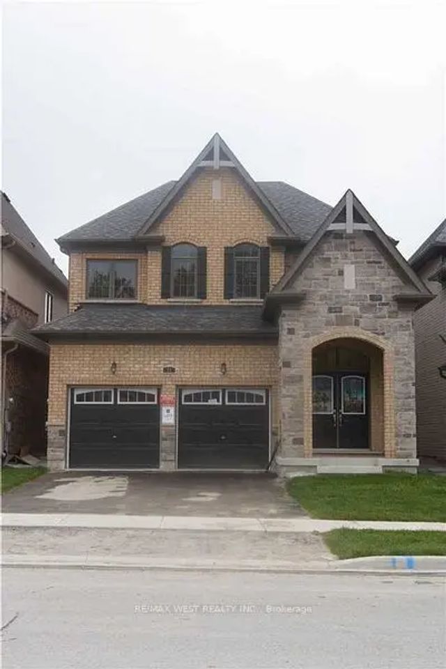 11 Chessington Avenue (main), East Gwillimbury