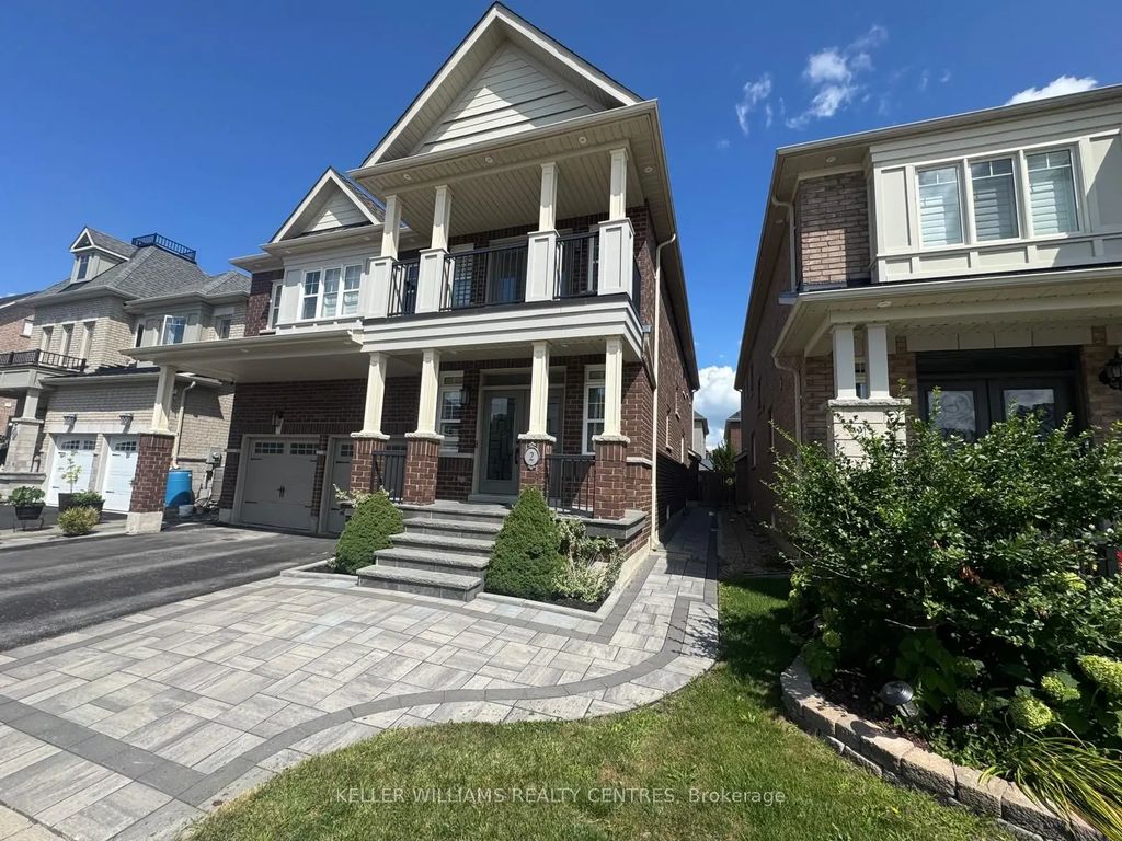 2 Creekland Avenue N, Whitchurch-Stouffville