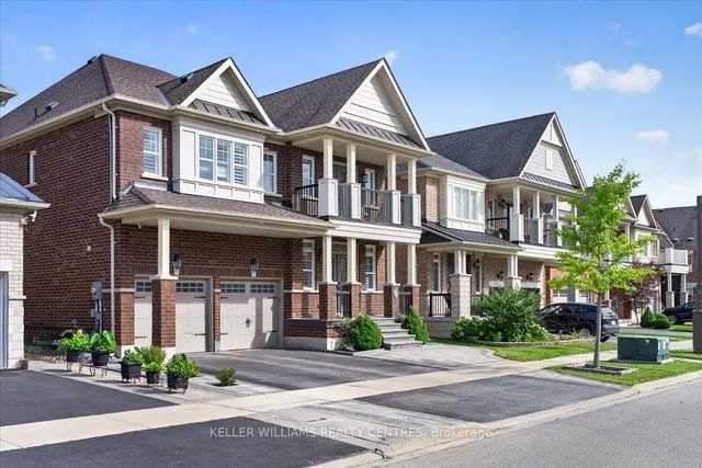 2 Creekland Avenue N, Whitchurch-Stouffville