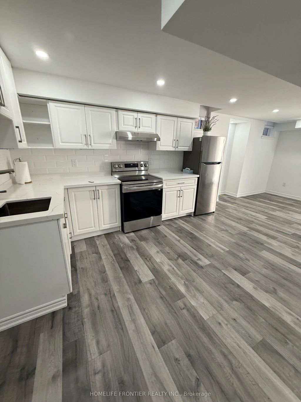586 Sweetwater Crescent Basement, Newmarket