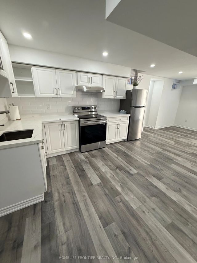 586 Sweetwater Crescent Basement, Newmarket