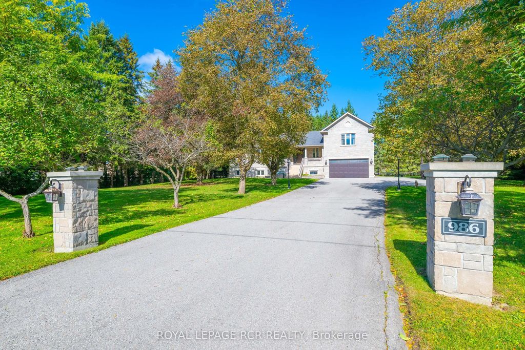 986 15th Side Road, King