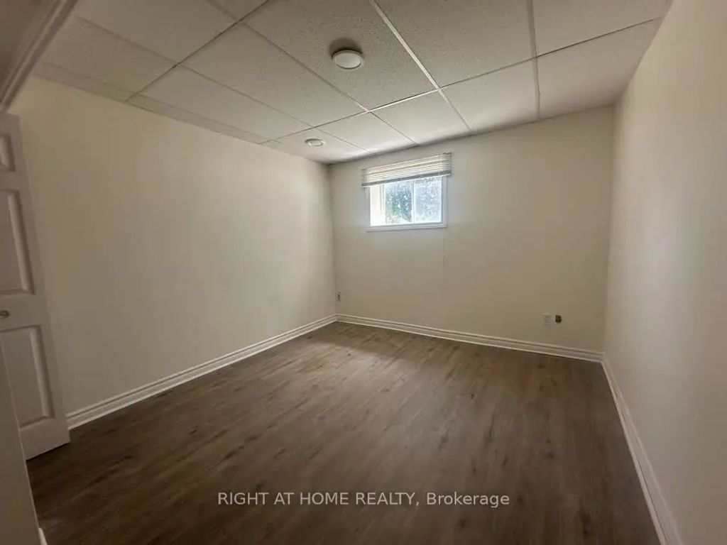 821 10th Line Basement, Innisfil