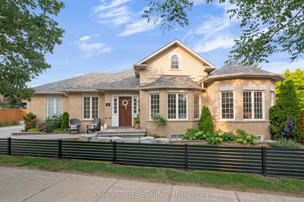 88 Brougham Drive, Vaughan