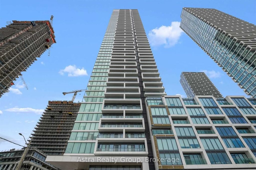 950 Portage Parkway 1703, Vaughan