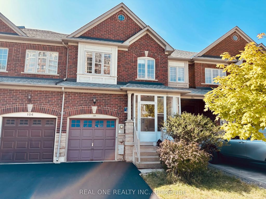 104 Revelstoke Crescent, Richmond Hill
