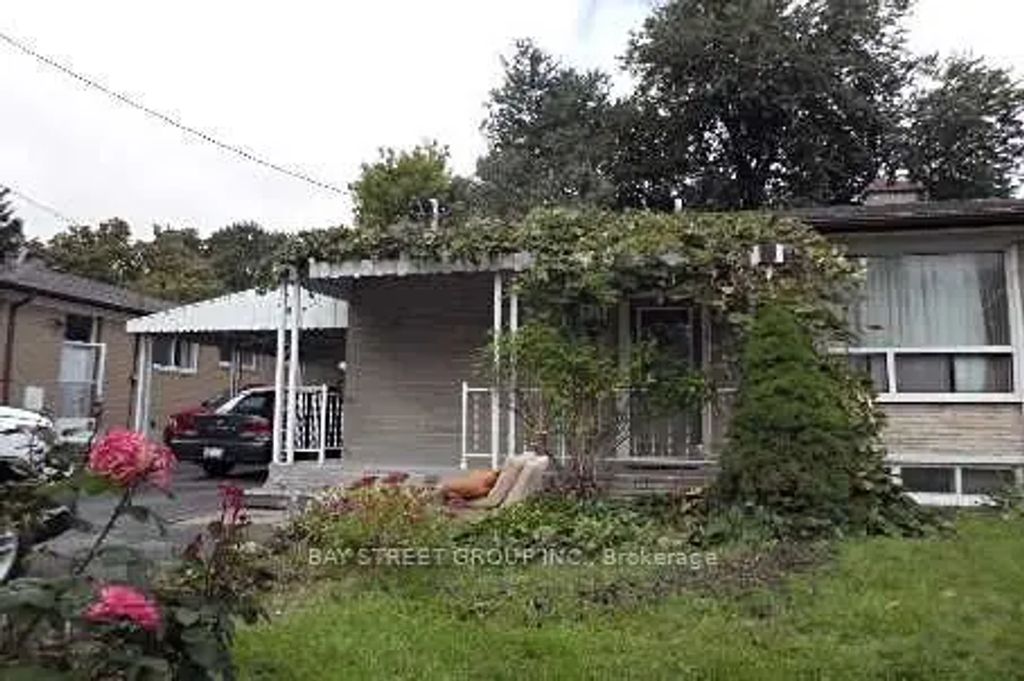 211 Beechy Drive Main, Richmond Hill