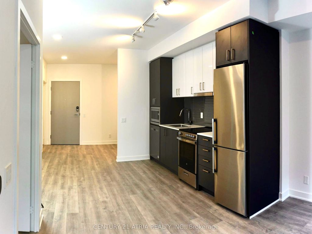 30 Upper Mall Way 619a, Vaughan