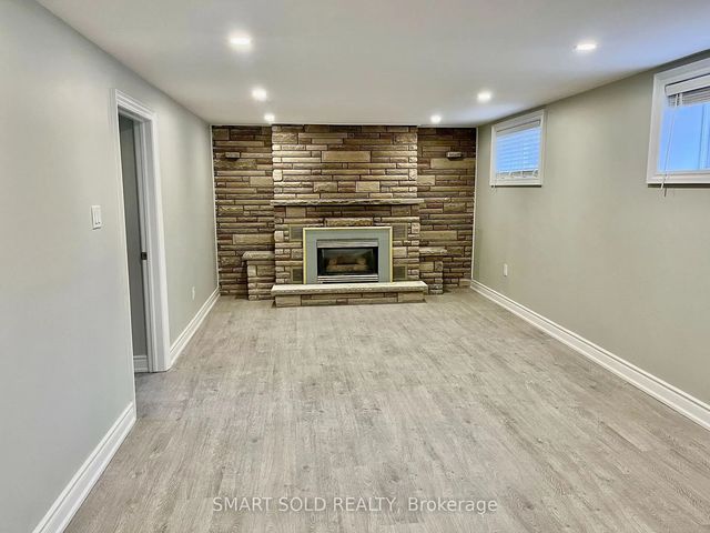 52 Monkswood Crescent Lower, Newmarket