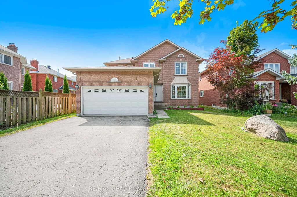 37 Dumaurier Crescent, Richmond Hill