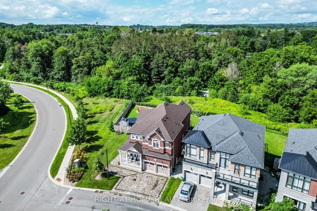2 Cottonwood Hollow Court, Aurora