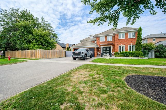 756 Kingsmere Avenue, Newmarket