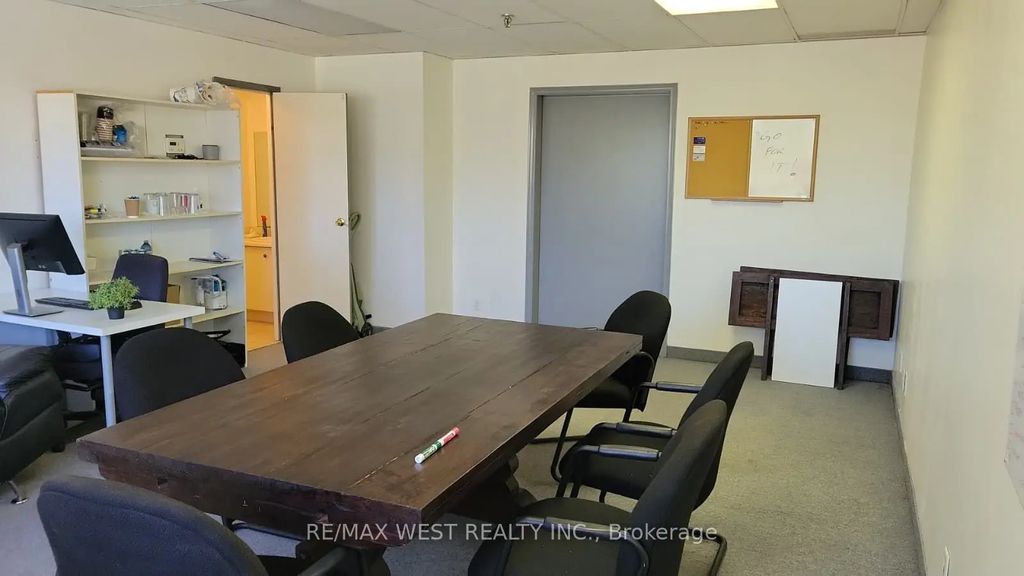 210 Drumlin Circle 4b, Vaughan