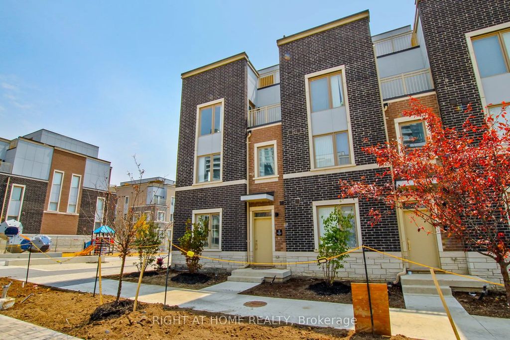 11 Almond Blossom Mews Th127, Vaughan