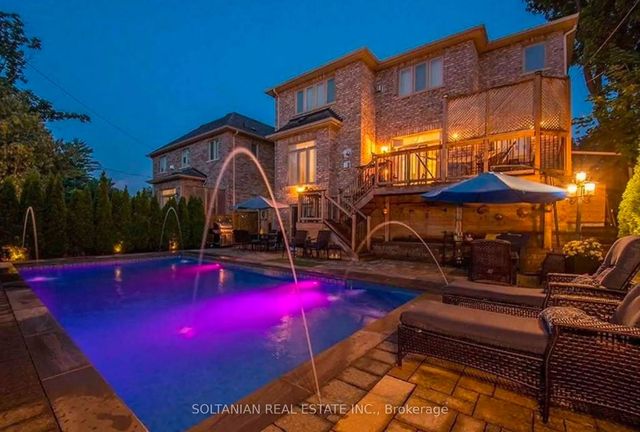 90 Grandview Avenue, Markham