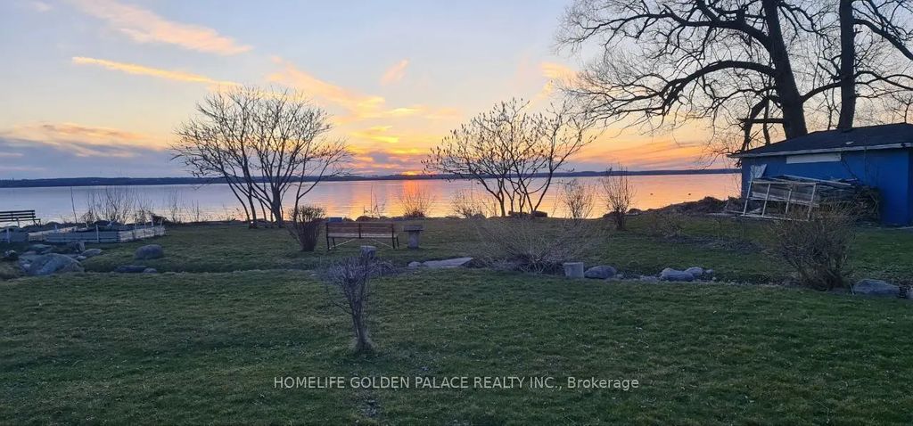 237 Pleasant Boulevard, Georgina