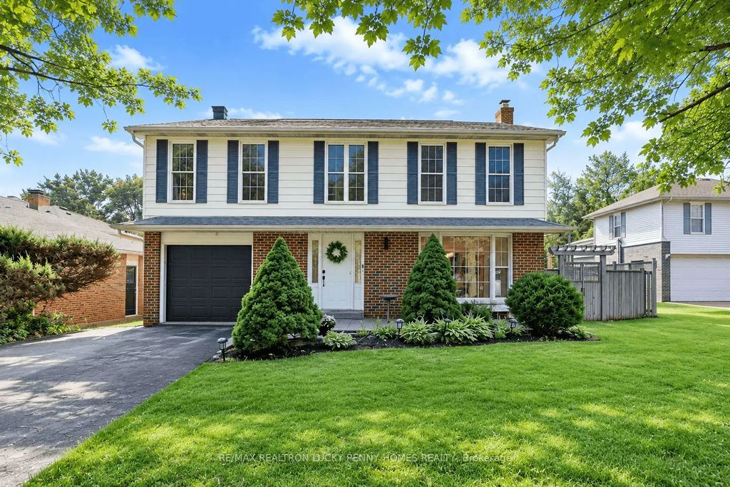 38 Walkerton Drive, Markham