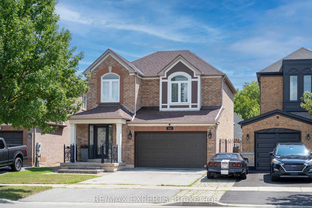 255 Matthew Drive, Vaughan
