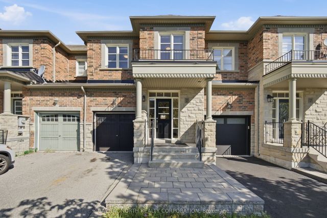 384 William Dunn Crescent, Newmarket