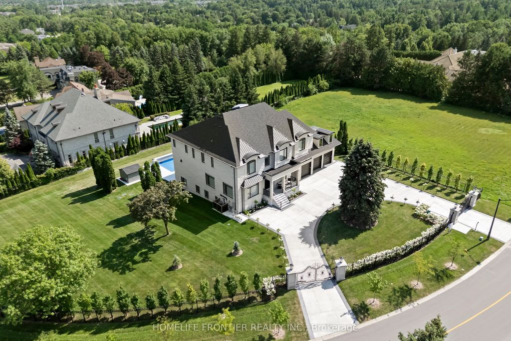 731 Woodland Acres Crescent, Vaughan