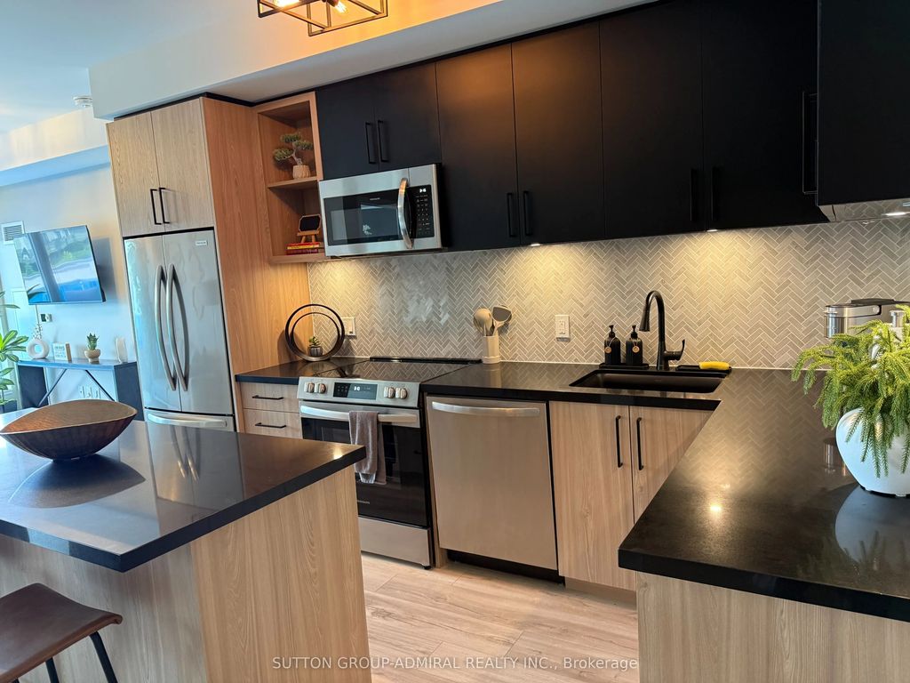 333 Sunseekere Avenue 422, Innisfil
