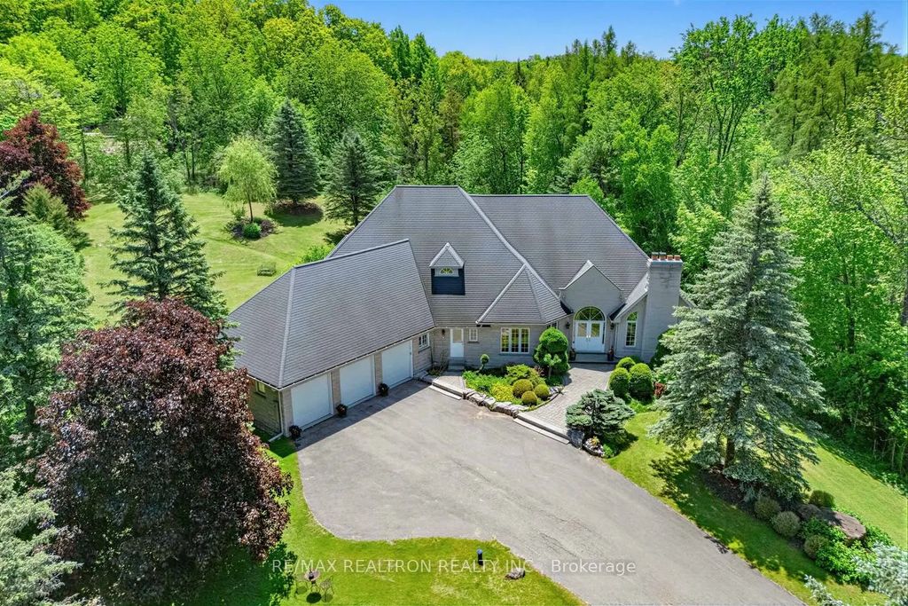 7 Gilbert Drive, Aurora
