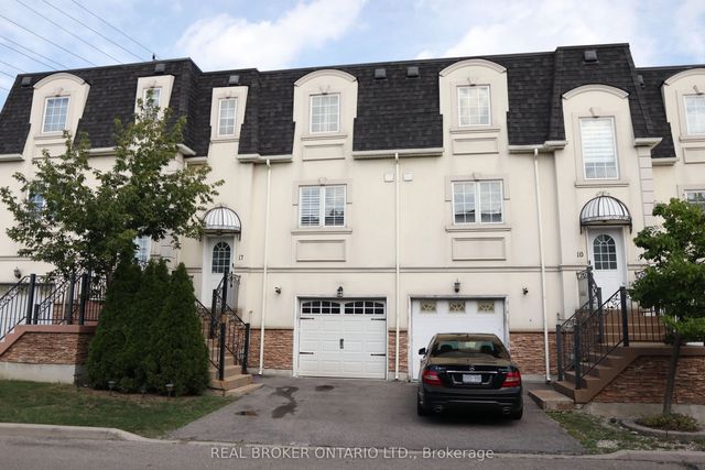 215 16th Avenue 17, Richmond Hill