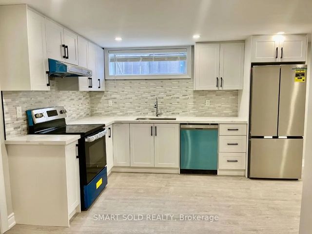 228 Silverbirch Drive Lower, Newmarket