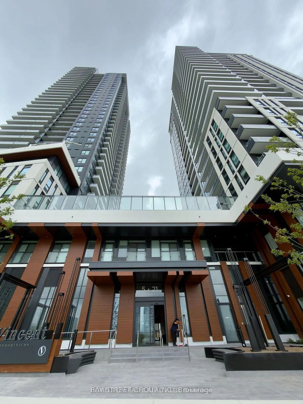 21 Meadowdale Road 610, Vaughan