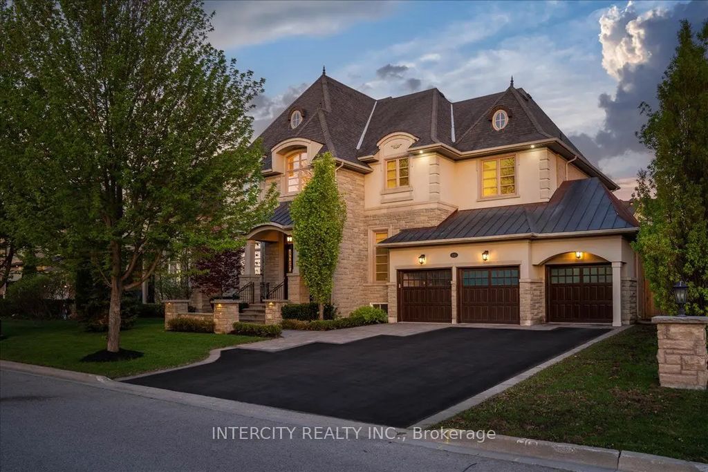 233 Carisbrooke Circle, Aurora