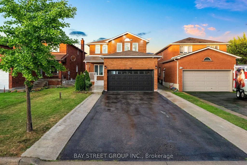 34 Lamp Crescent, Vaughan