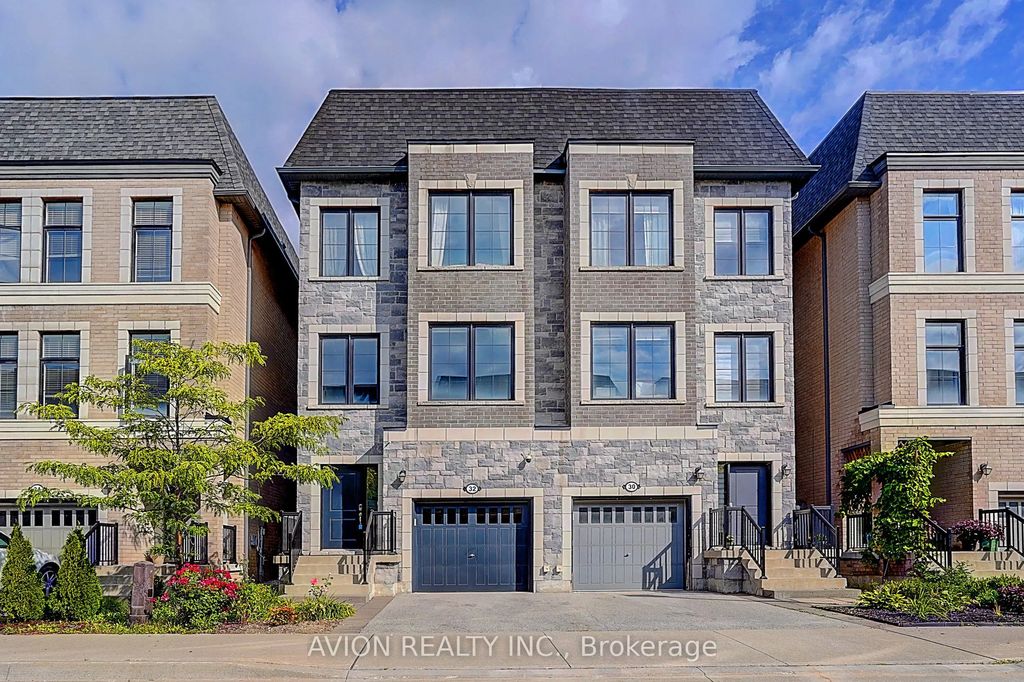 32 Mcgurran Lane, Richmond Hill