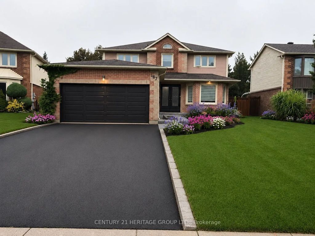 187 Glenway Circle, Newmarket