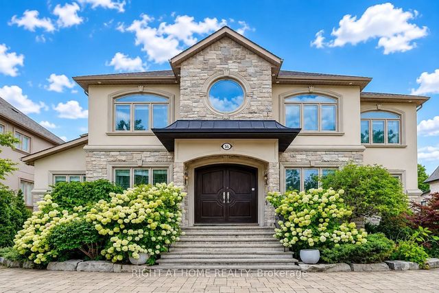16 Fairview Avenue, Richmond Hill