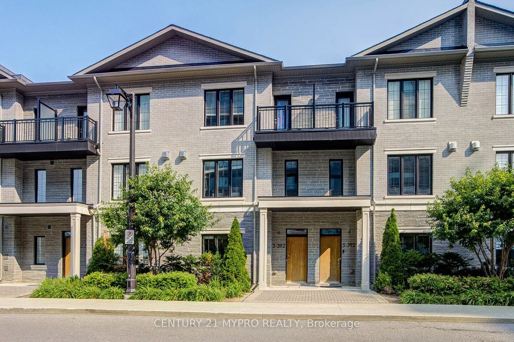 392 Highway 7 Road E Th3, Richmond Hill