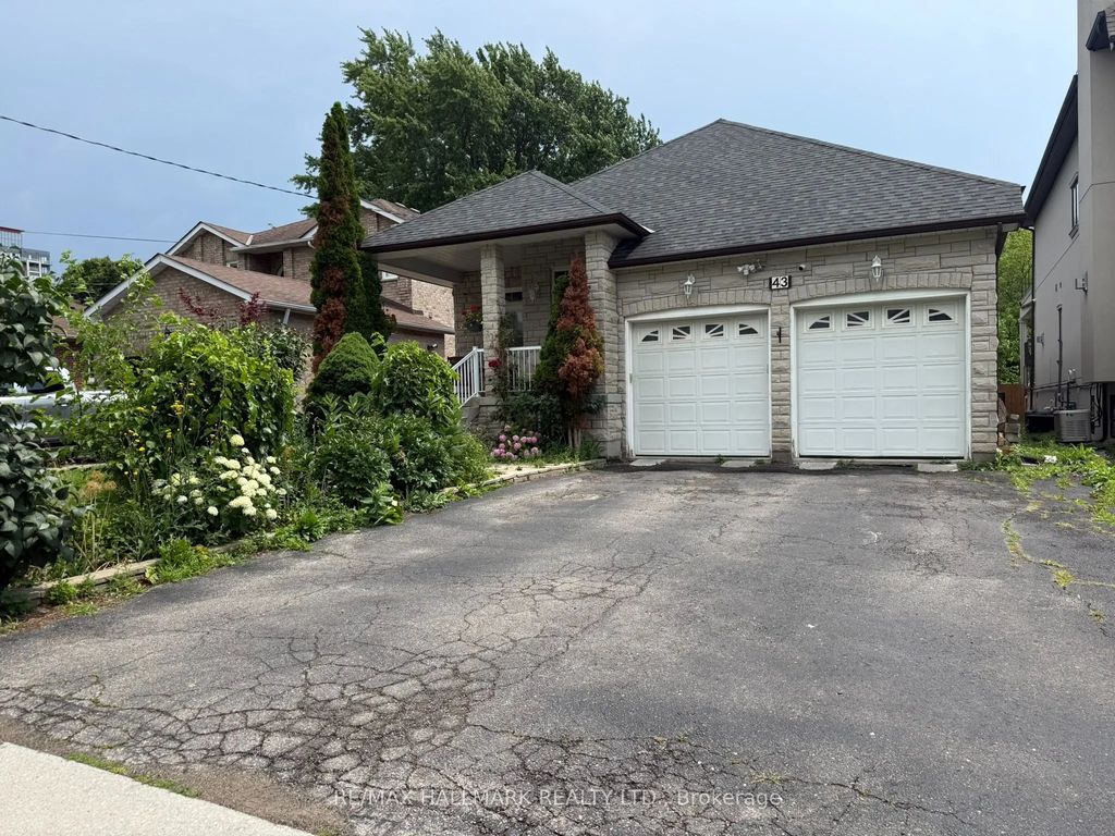 43 Oak Avenue, Richmond Hill