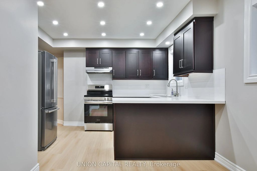 131 Romfield Circuit Upper, Markham