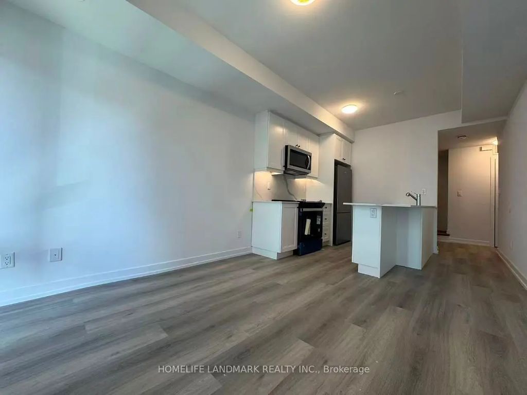 5 Bancroft Lane 311, Richmond Hill