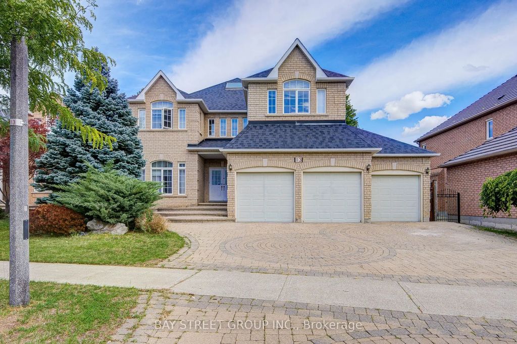 13 Pembrooke Road, Markham