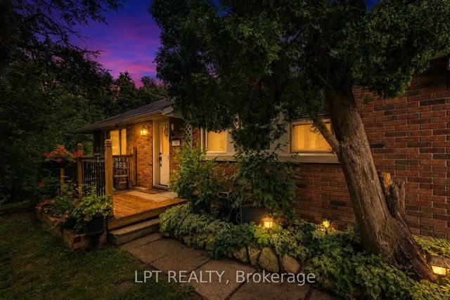 98 Don Mor Drive, Newmarket
