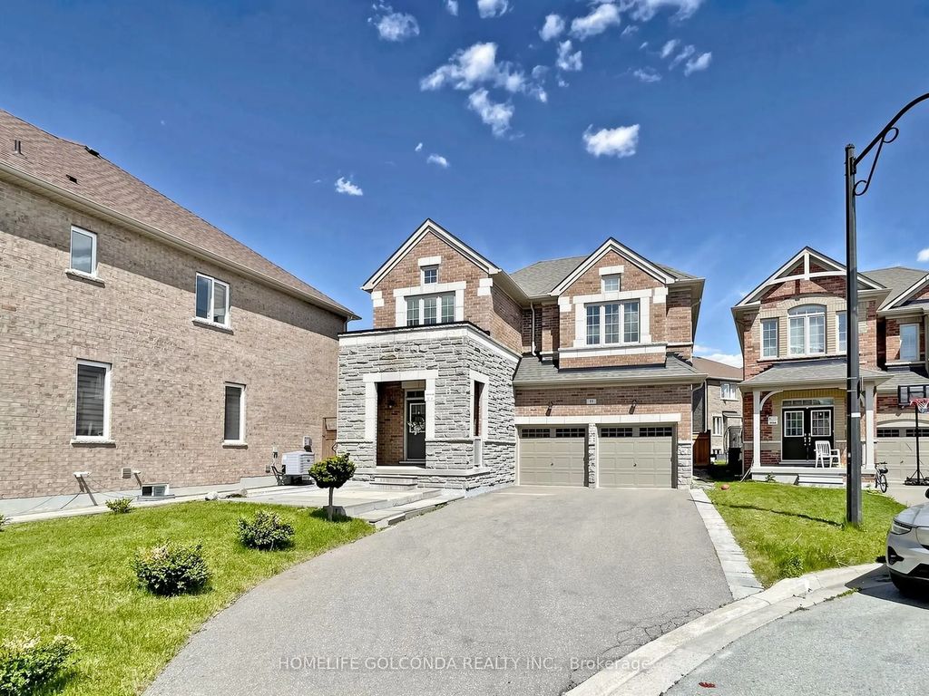 31 Bolsby Court, Aurora