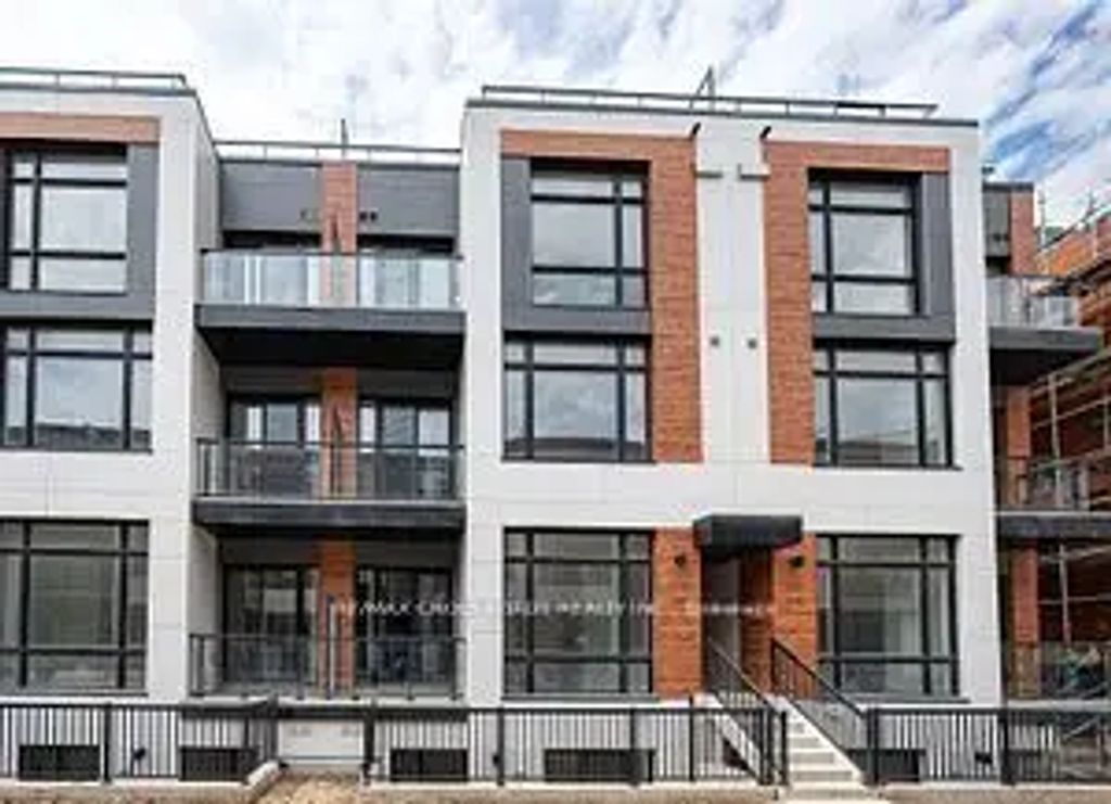 10 David Eyer Road E 1212, Richmond Hill