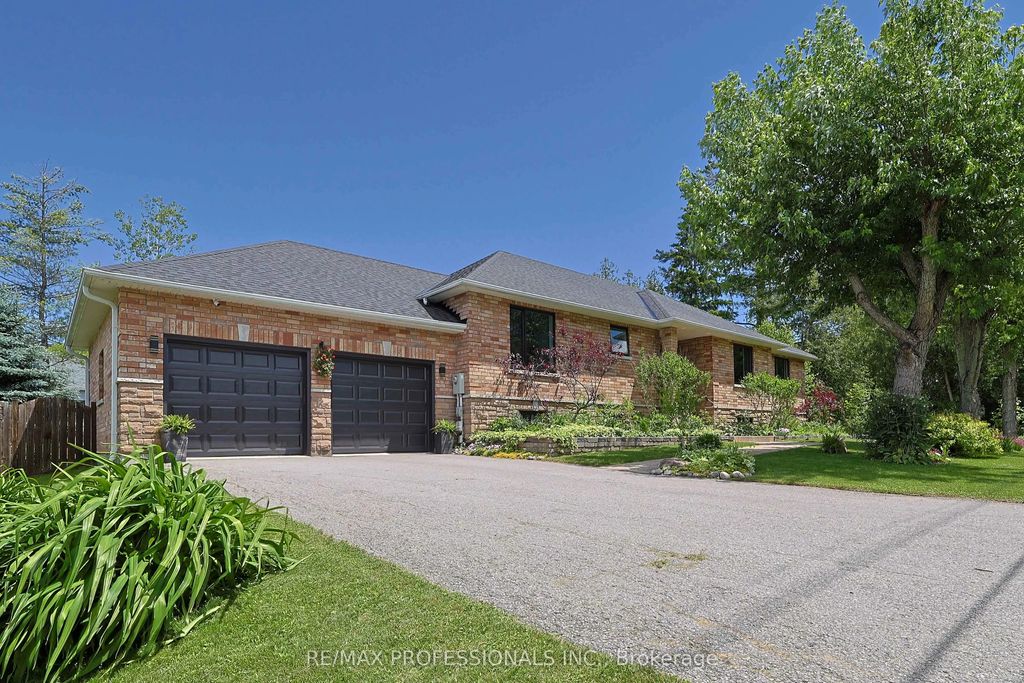 101 Maple Avenue, Georgina