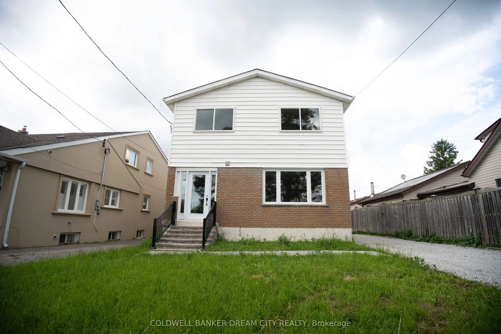 22 Elm Grove Avenue Upper, Richmond Hill