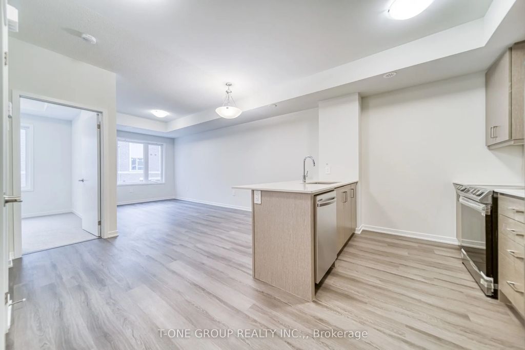 21 Honeycrisp Crescent 46, Vaughan