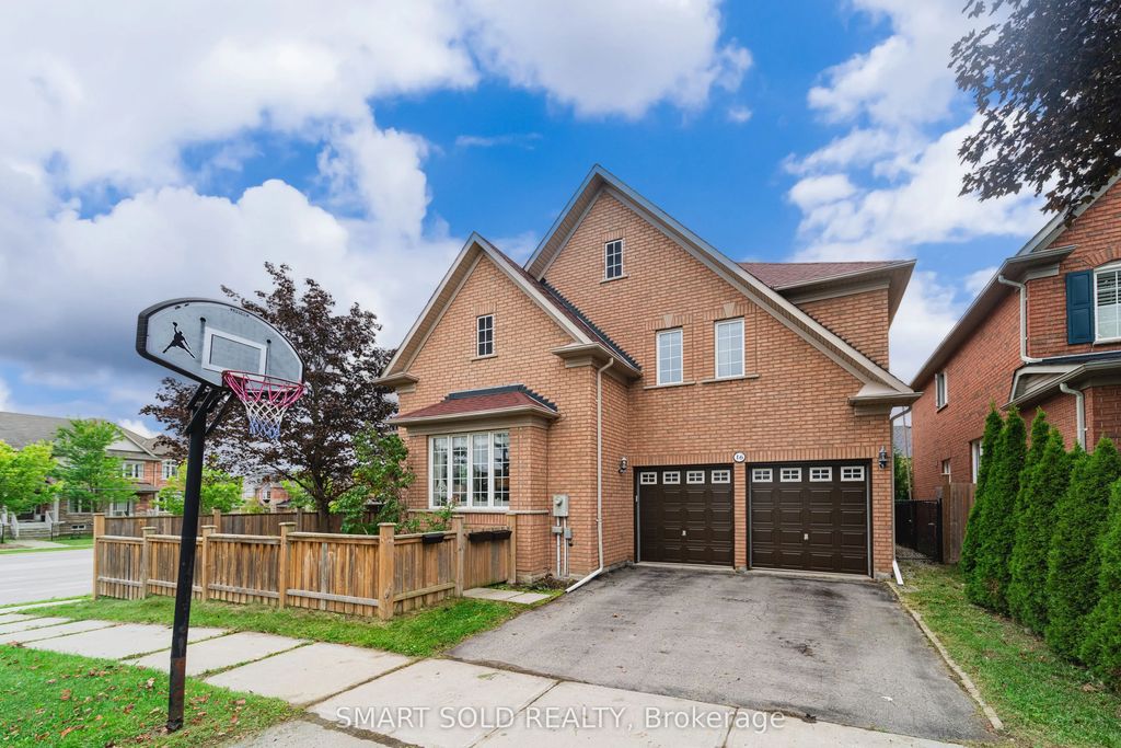 16 Courtney Crescent, Richmond Hill