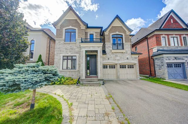 57 Strawbridge Farm Drive, Aurora